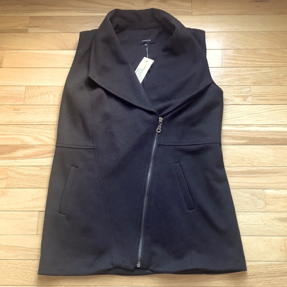 COPY - DREW NWT BLACK LINED TOP WITH ZIPPER